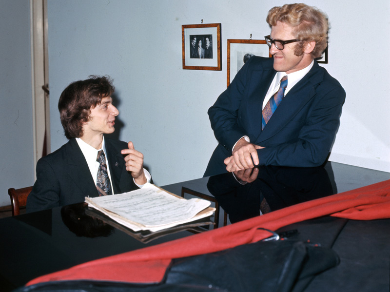 Krystian Zimerman i prof. Andrzej Jasinski, 1975, Katowice, fot. Bogdan Łopieński / Forum
